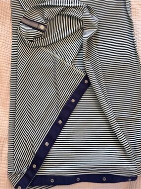 Lululemon Striped Navy & Mint Green Vinyasa Scarf - NWOT